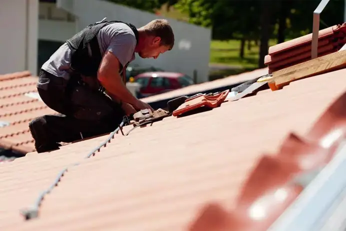 Changement de tuiles sur toit